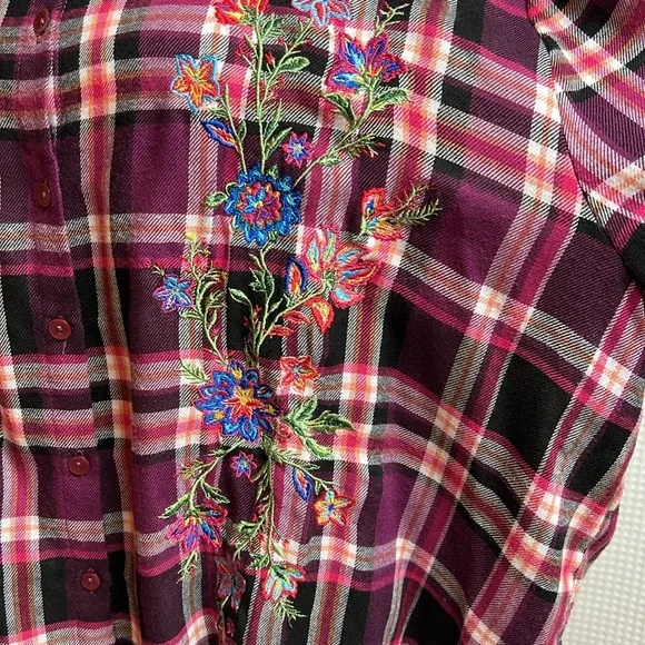🌸The Pioneer Woman🌸 Embroidered Flannel top, Long Sleeve Button front ~ XXXXL - Picture 4 of 11